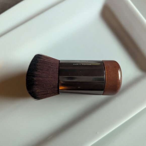 Make Up For Ever | BUFFING FOUNDATION BRUSH - 112 Artisan Brush - Picture 3 of 10